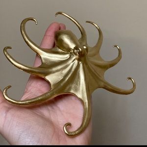 Gold octopus